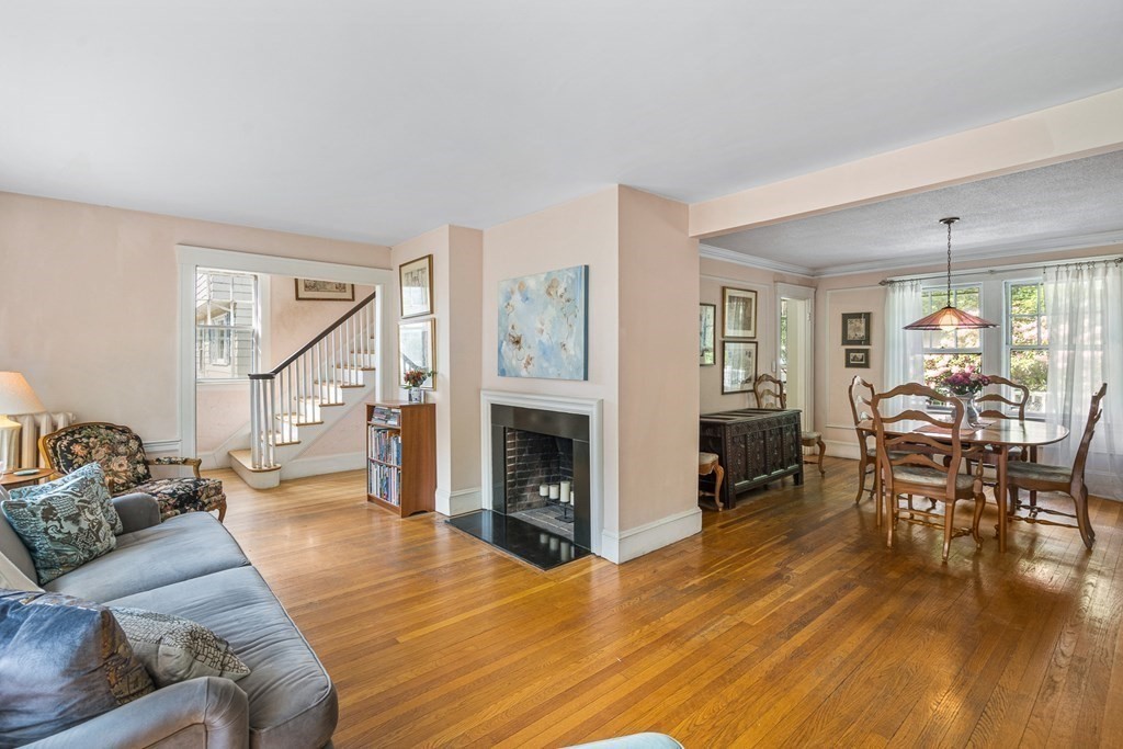 24 Hilltop Avenue Lexington, MA 02421 - Photo 4 of 42