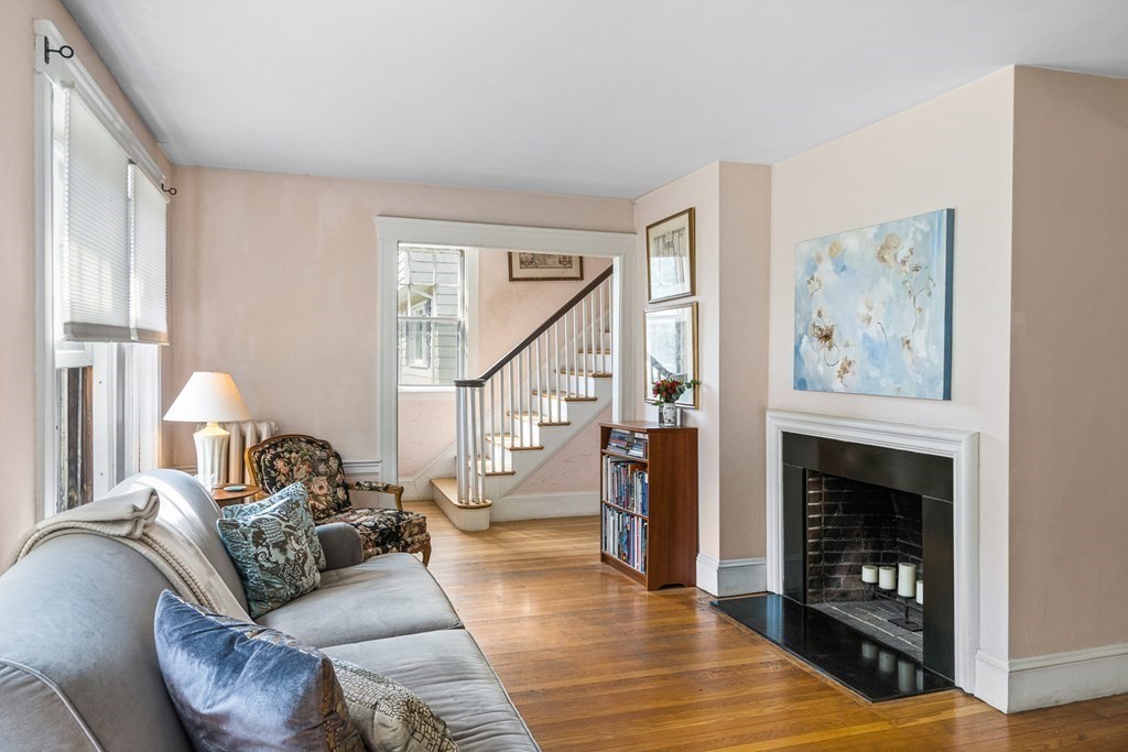 24 Hilltop Avenue Lexington, MA 02421 - Photo 5 of 42