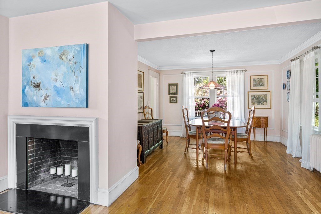 24 Hilltop Avenue Lexington, MA 02421 - Photo 7 of 42
