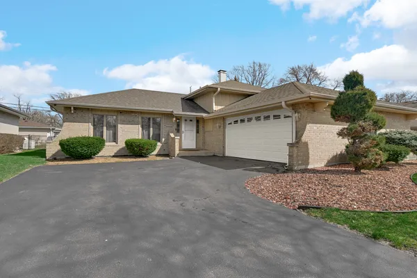 $309,000 | 18409 Willow Lane, Lansing, IL 60438