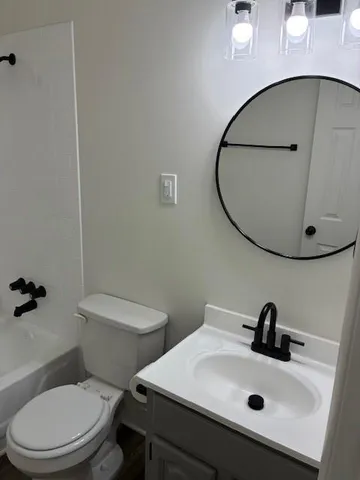 $195,000 | 18104 East 17th Street North, Independence, MO 64058