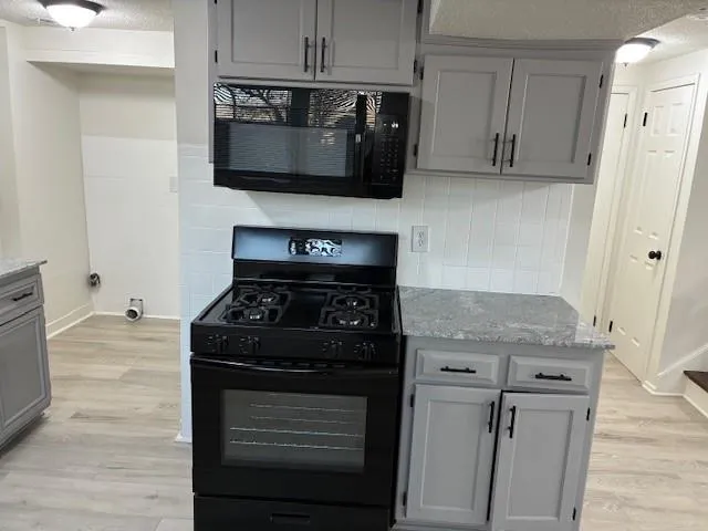 $195,000 | 18104 East 17th Street North, Independence, MO 64058