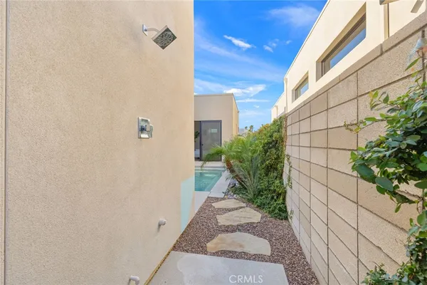 $949,000 | 761 Nugget Lane, Palm Springs, CA 92262