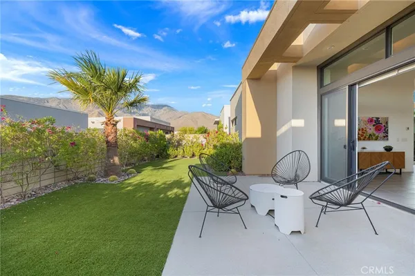 $949,000 | 761 Nugget Lane, Palm Springs, CA 92262