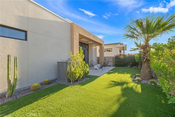 $949,000 | 761 Nugget Lane, Palm Springs, CA 92262