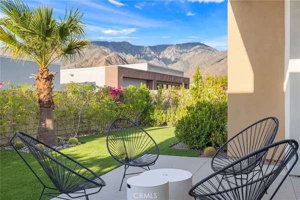 $949,000 | 761 Nugget Lane, Palm Springs, CA 92262