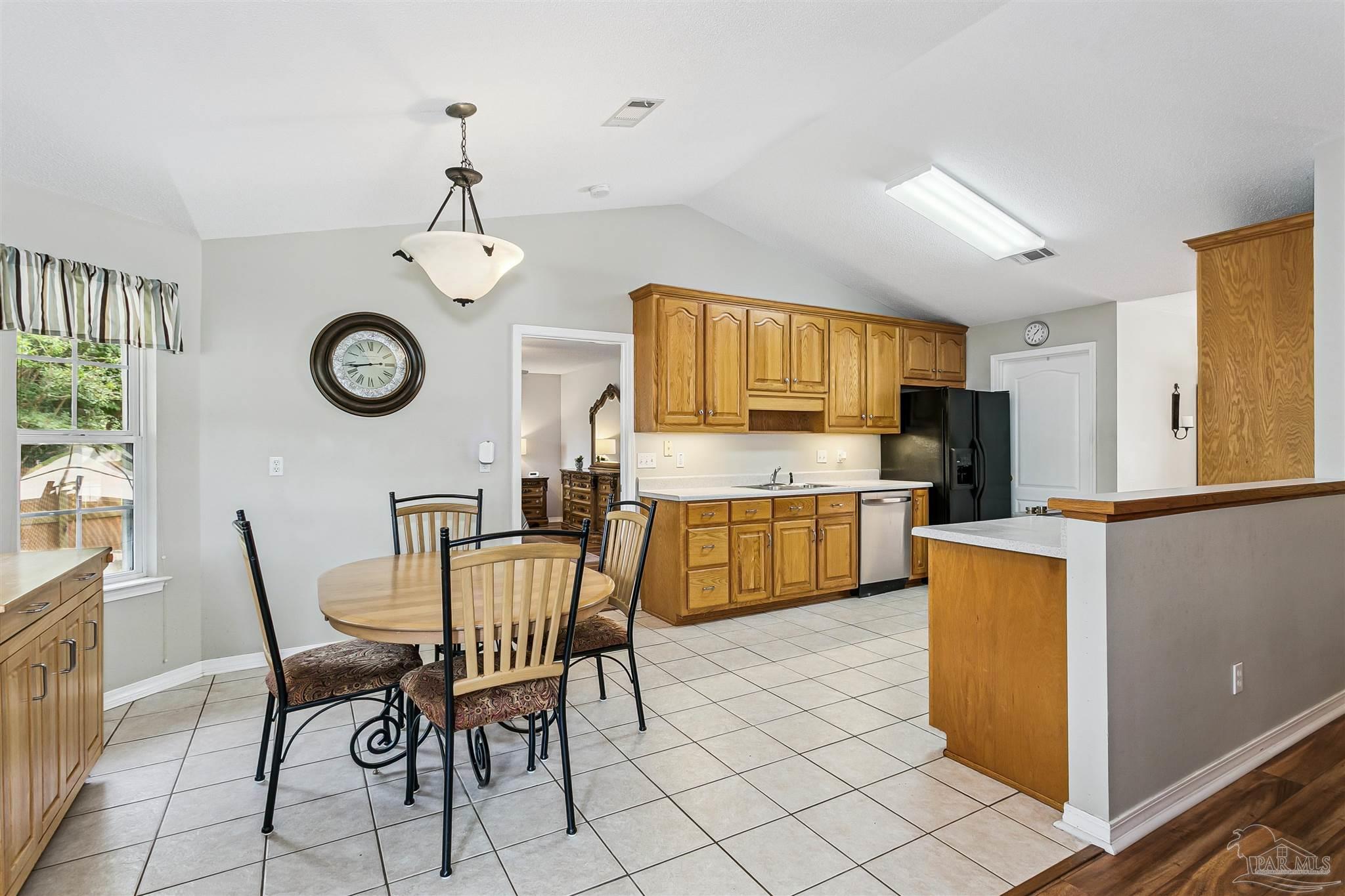 652 Ashford Road Cantonment, FL 32533 - Photo 7 of 35