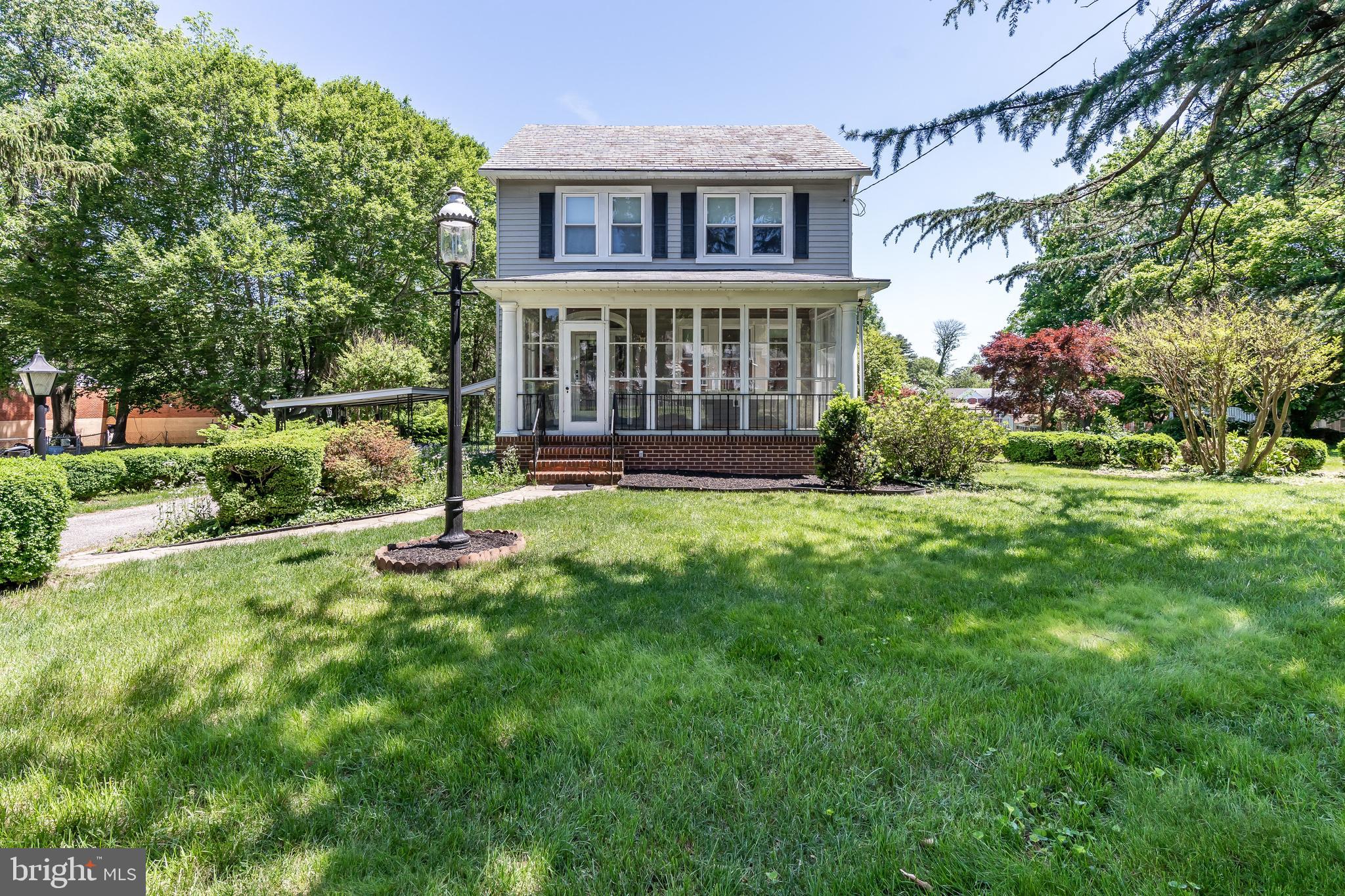 137 Cherrydell Road Baltimore, MD 21228 - Photo 2 of 44 Absolutely adorable home on a 2+ acre lot!