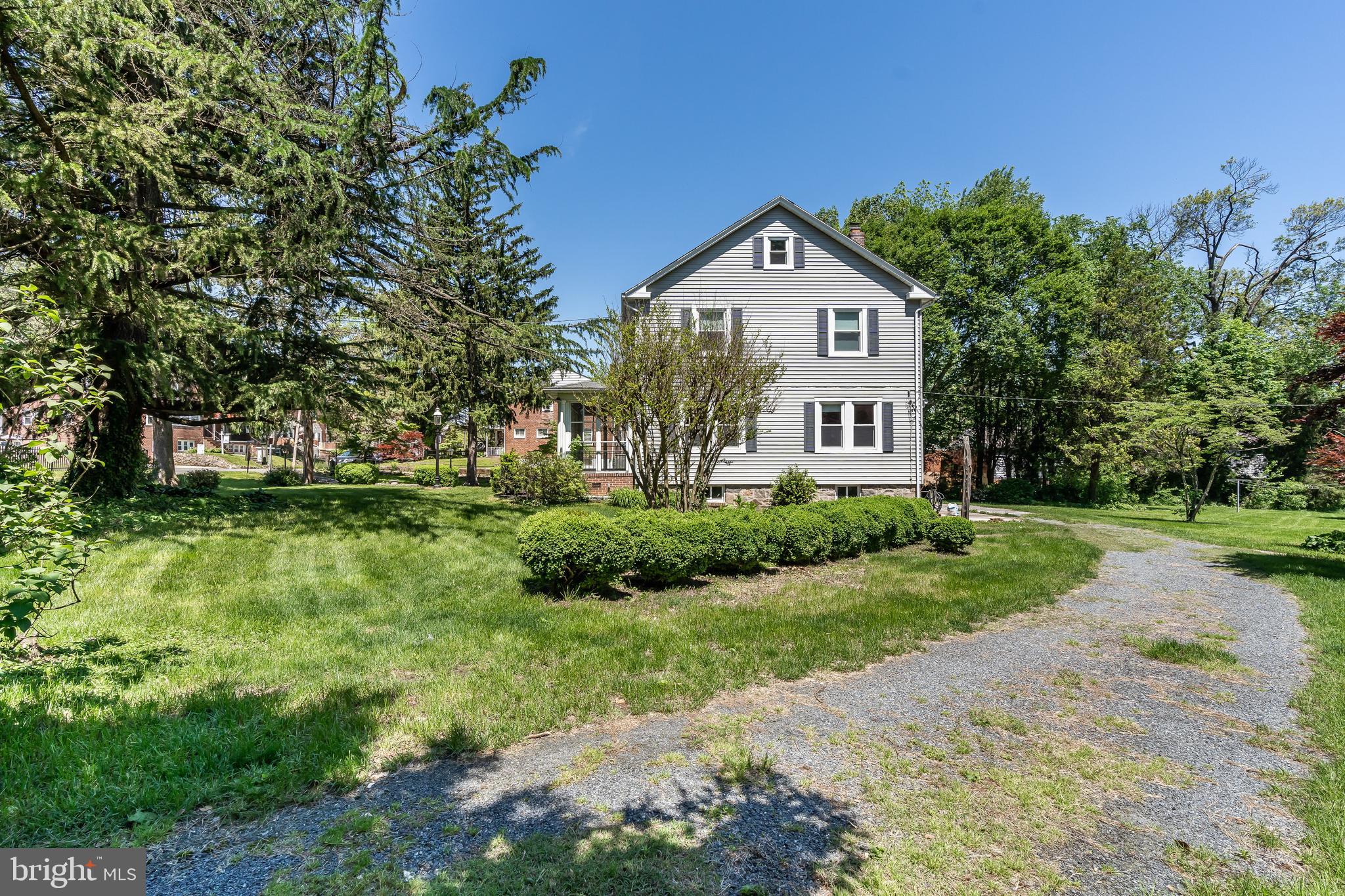 137 Cherrydell Road Baltimore, MD 21228 - Photo 34 of 44 Large wraparound driveway