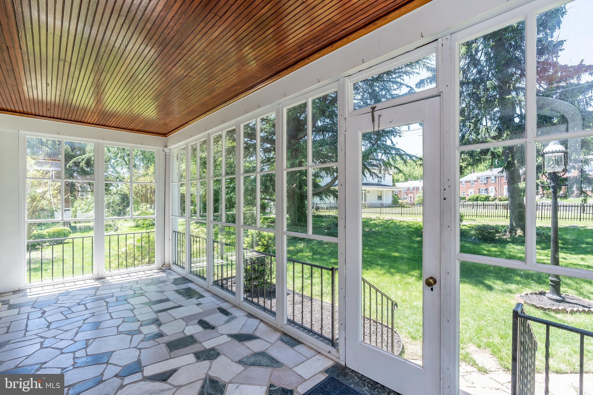 137 Cherrydell Road Baltimore, MD 21228 - Photo 5 of 44