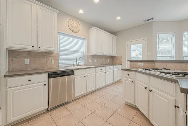 $3,950 | 4202 Stone Oak Court, Missouri City, TX 77459