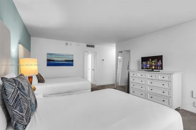 $4,500 | 5101 Collins Avenue, Unit 12B, Miami Beach, FL 33140