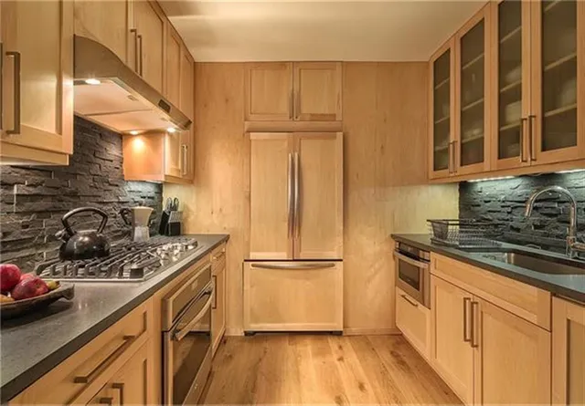 $17,695 | 201 East 86th Street, Unit 33F | Upper East Side