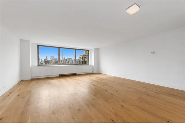 $17,695 | 201 East 86th Street, Unit 33F | Upper East Side
