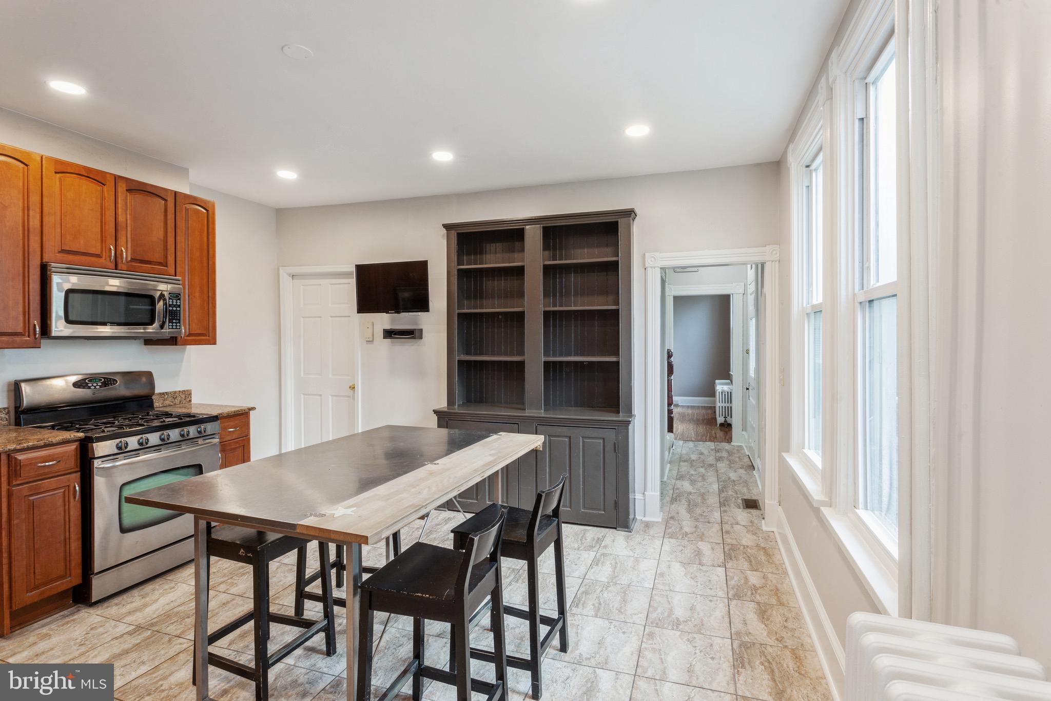 4326 Evans Chapel Road Baltimore, MD 21211 - Photo 8 of 35 Kitchen and eating area