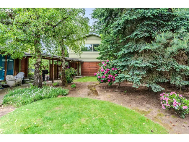 $1,595,000 | 17941 Southeast Main Street, Portland, OR 97233