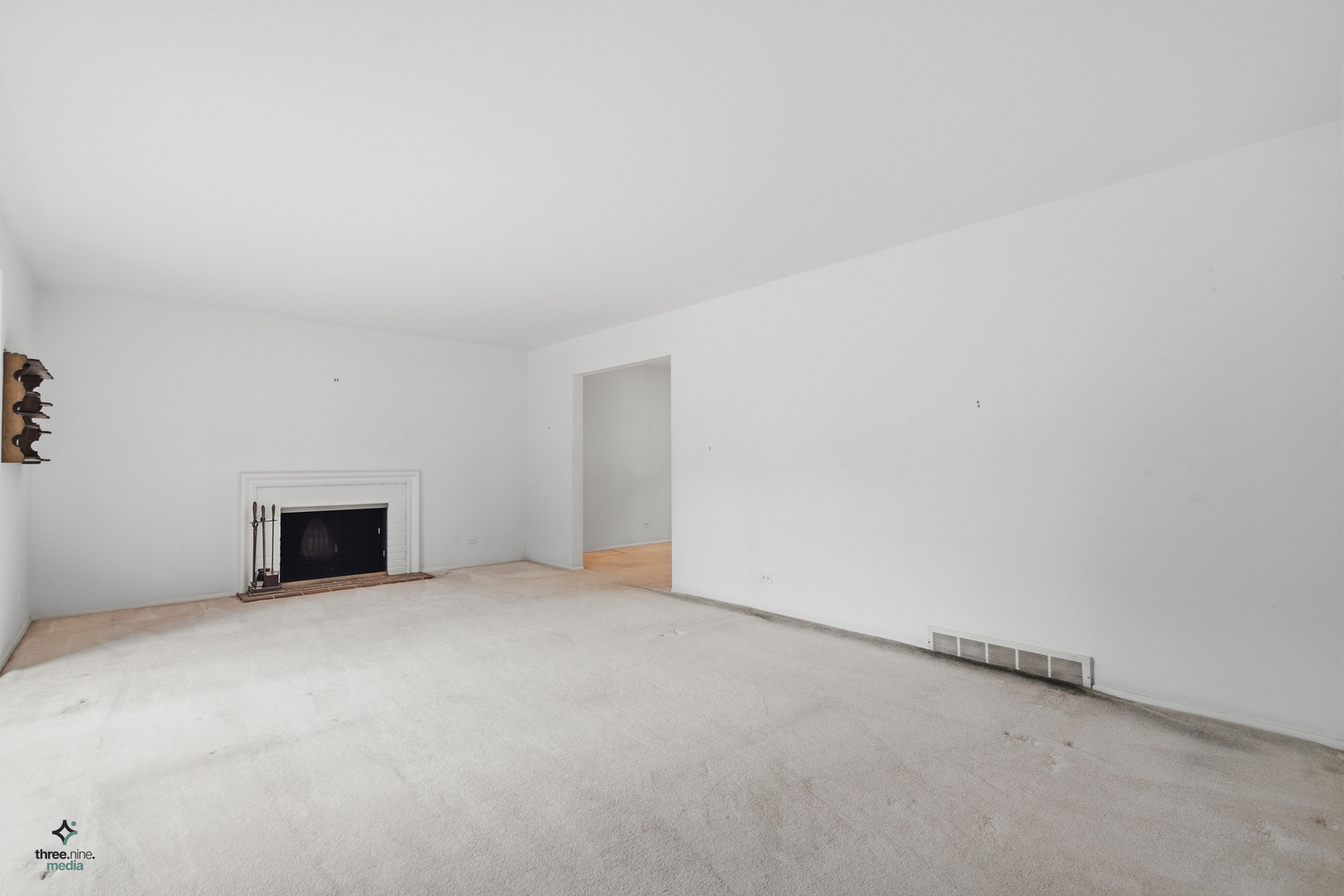 681 Smoke Tree Road Deerfield, IL 60015 - Photo 4 of 39 Gallery Image 4