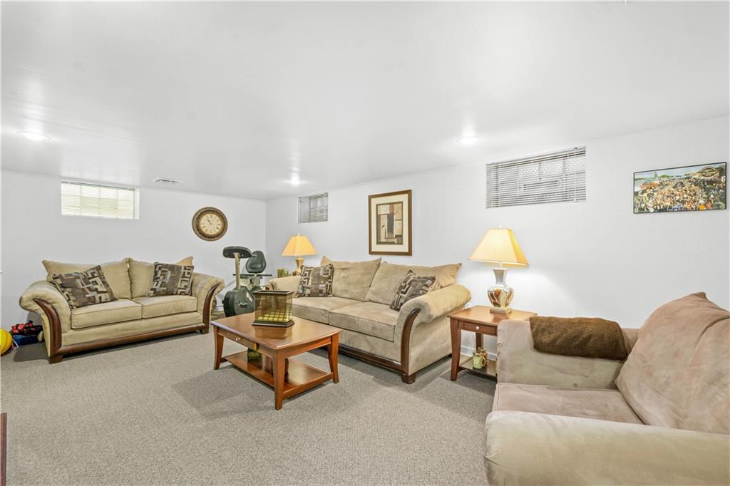 2041 Ridge Road McKeesport, PA 15135 - Photo 17 of 25 Gallery Image 17