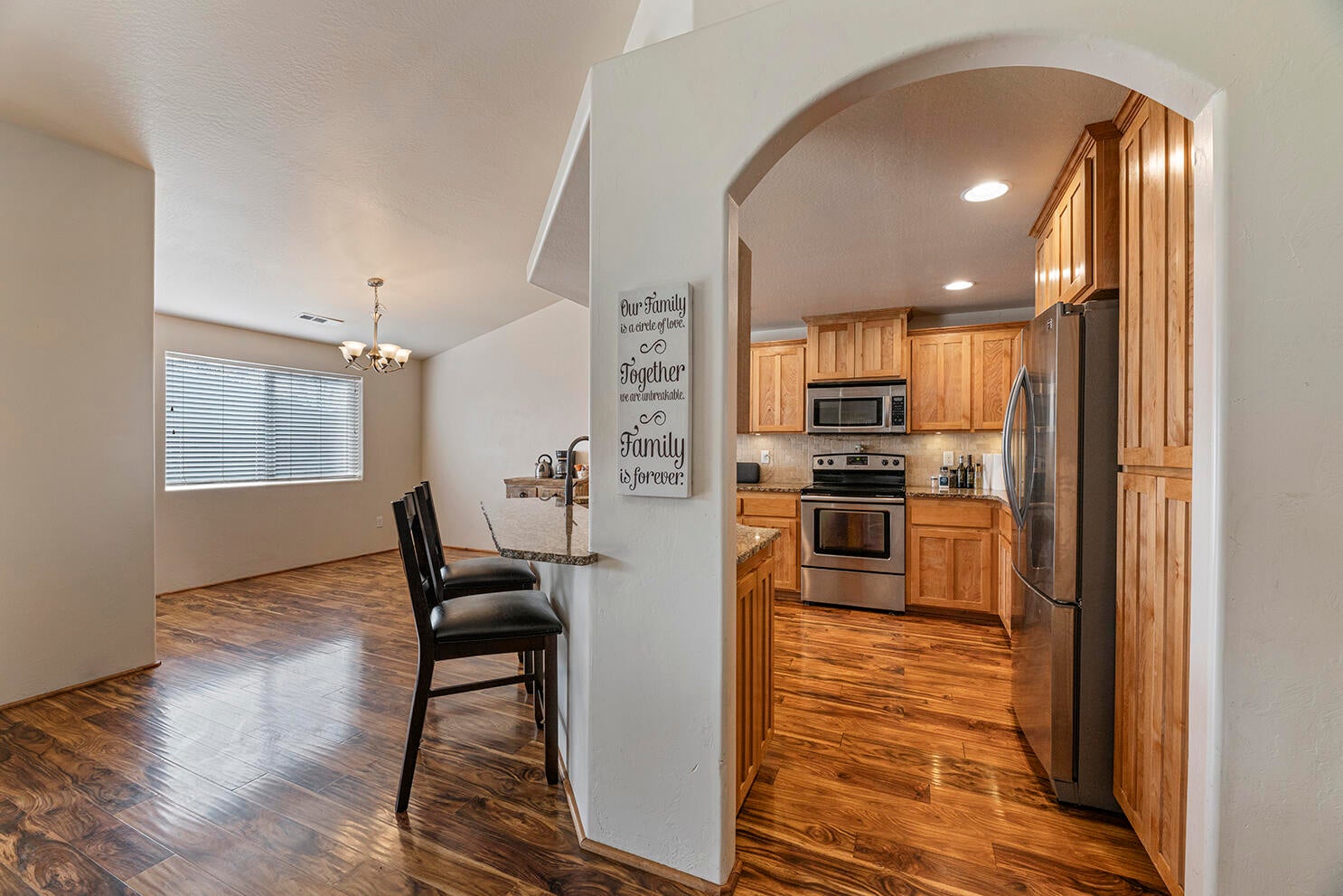631 Nottingham Terrace Eagle Point, OR 97524 - Photo 6 of 27 7