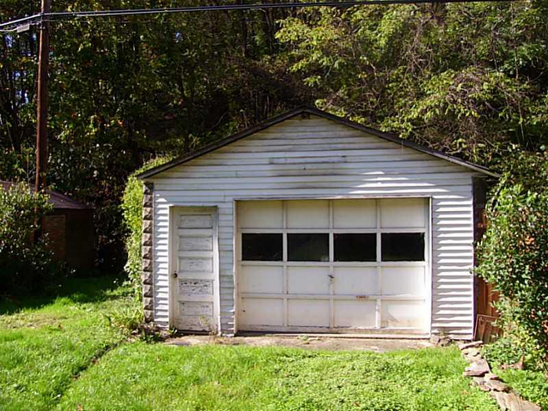 236 Provost Road Pittsburgh, PA 15234 - Photo 15 of 15 Parking Lot/Garage.