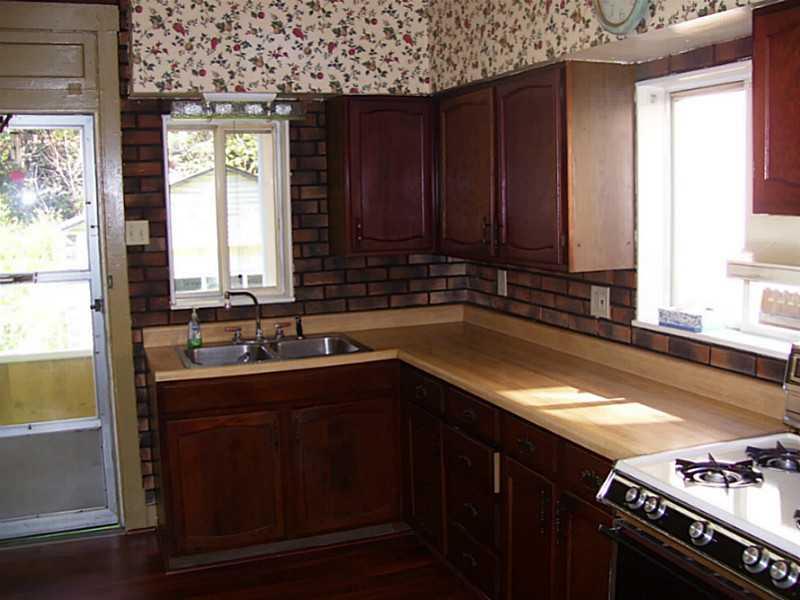 236 Provost Road Pittsburgh, PA 15234 - Photo 6 of 15 Kitchen.