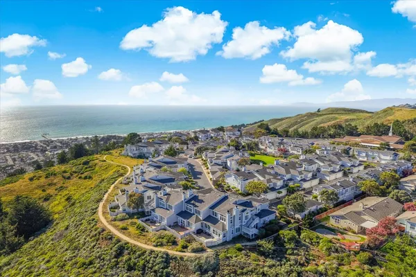 $998,000 | 129 Outlook Circle, Pacifica, CA 94044