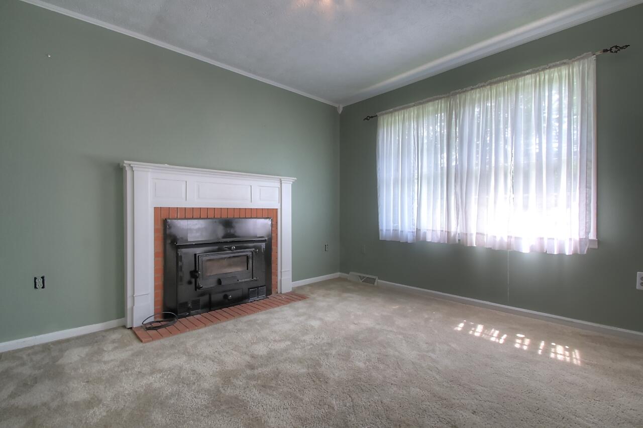 557 Sasser School Road London, KY 40744 - Photo 8 of 32 23
