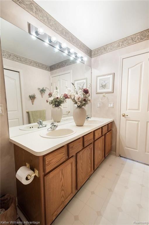 1797 Tremont Road Canton, MI 48188 - Photo 32 of 44