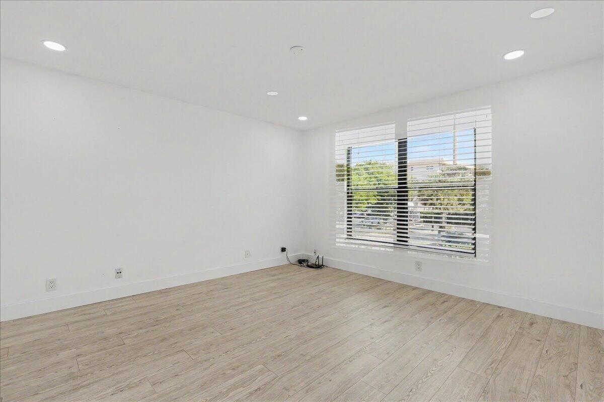 201 Southwest 1st Street, Unit 9 Boca Raton, FL 33432 - Photo 25 of 38 2nd Bedroom