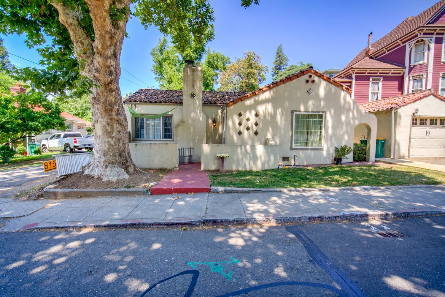 825 Spring Street, Placerville, CA 95667 Compass