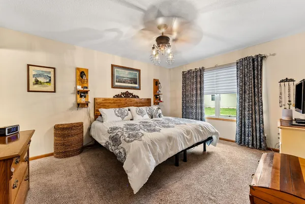 $289,900 | 206 Brookview Lane, Durant, IA 52747