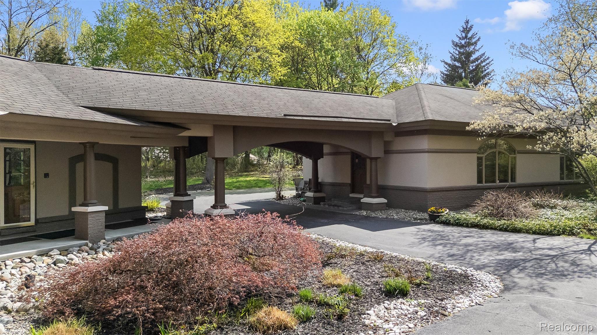 1800 Tiverton Road Bloomfield Hills, MI 48304 - Photo 48 of 56 65-Tiverton-79.jpg