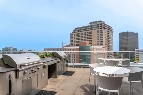$4,995 | 1590 Elmwood Avenue, Unit 304, Evanston, IL 60201
