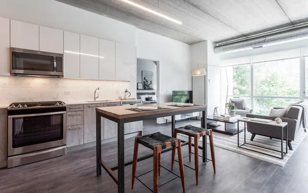 $4,995 | 1590 Elmwood Avenue, Unit 304, Evanston, IL 60201