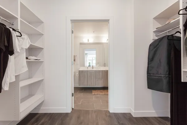 $4,995 | 1590 Elmwood Avenue, Unit 304, Evanston, IL 60201