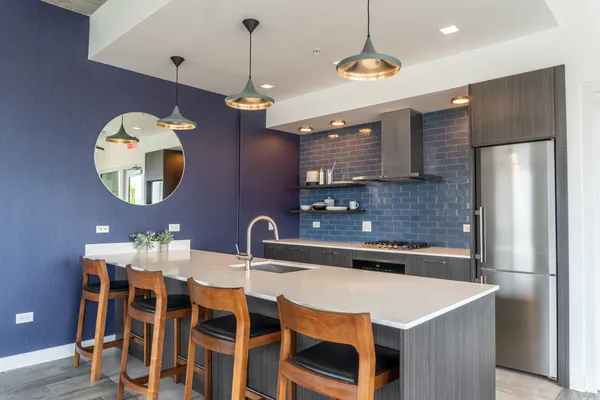 $4,995 | 1590 Elmwood Avenue, Unit 304, Evanston, IL 60201