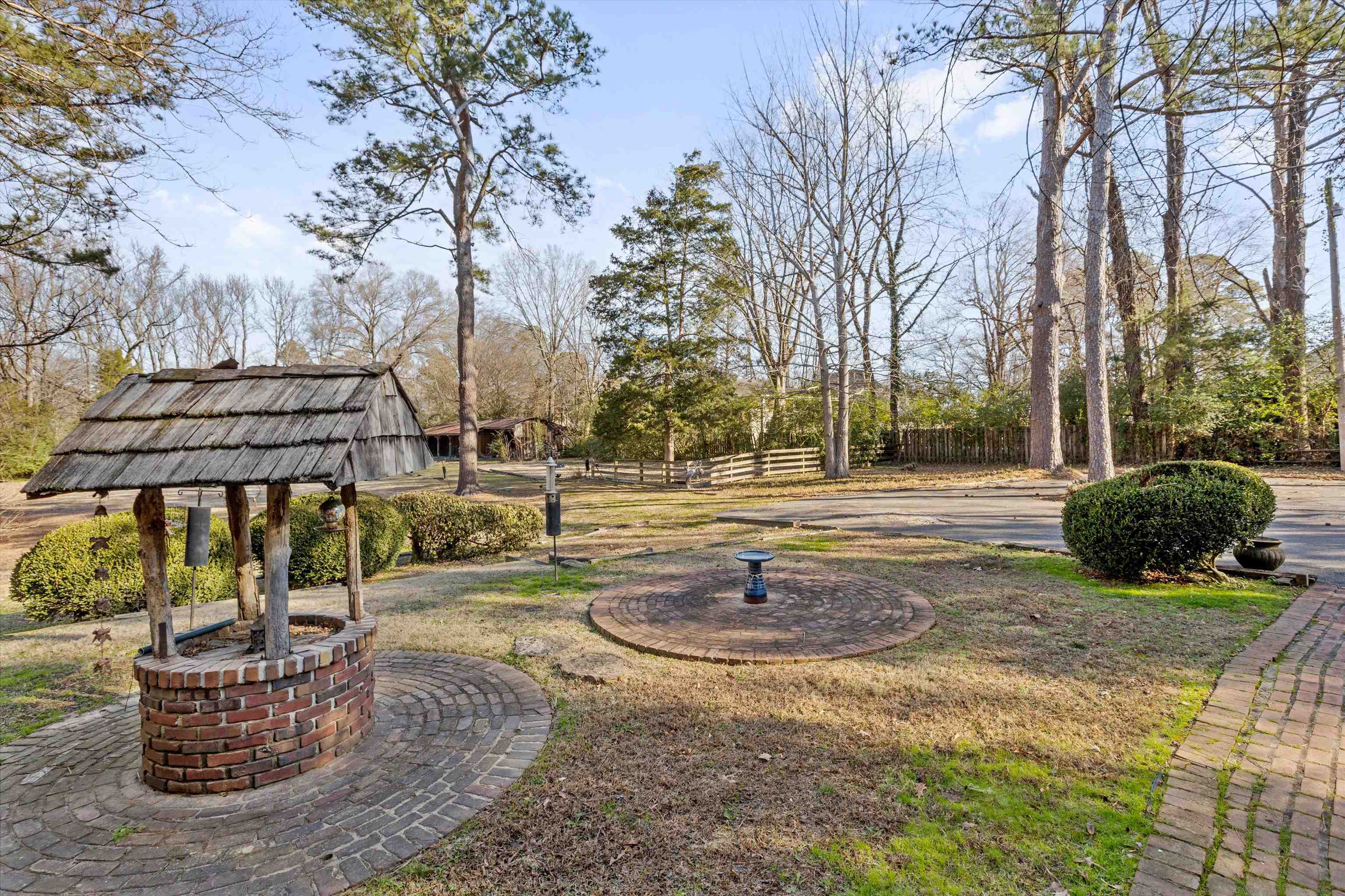 8516 Dogwood Road Germantown, TN 38139 - Photo 26 of 40 Old well