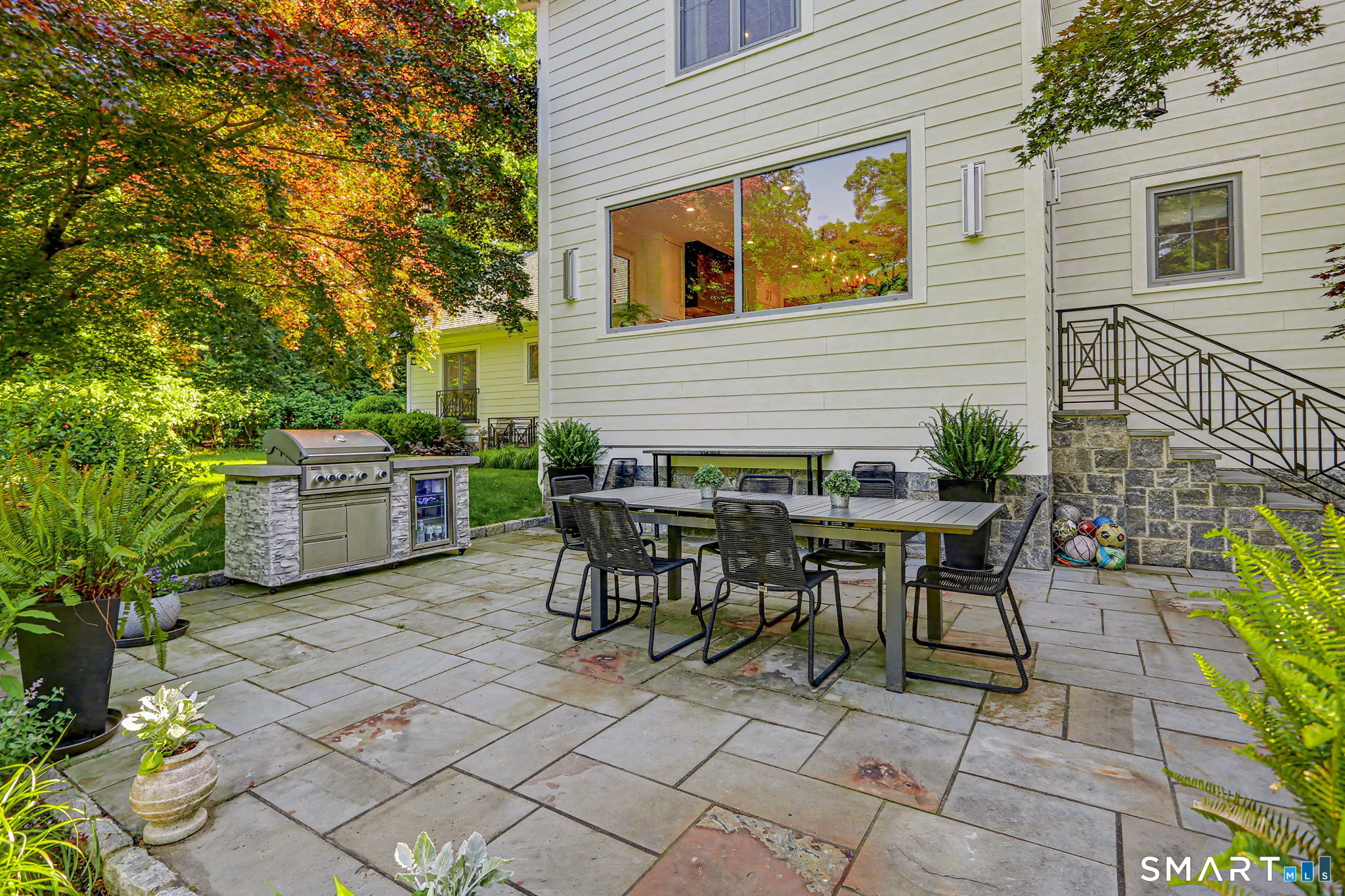 284 Georgetown Road Weston, CT 06883 - Photo 7 of 40