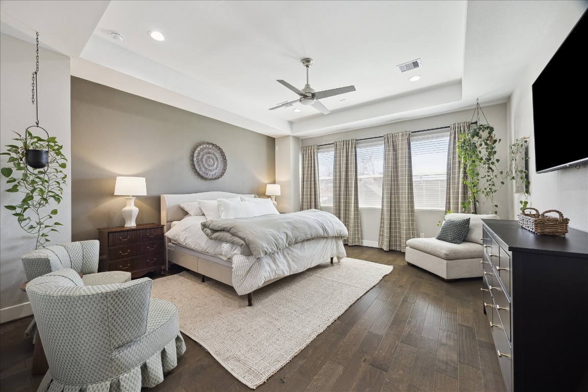 824 Morris Street Houston, TX 77009 - Photo 15 of 27 a bedroom with a bed and glass window