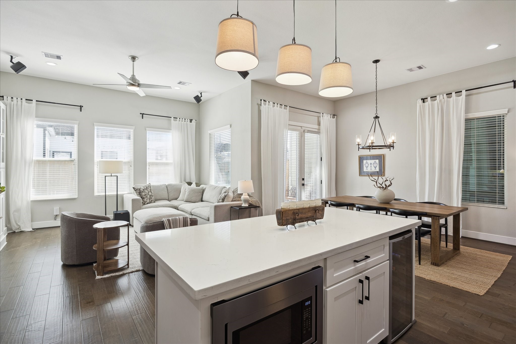 824 Morris Street Houston, TX 77009 - Photo 10 of 27 a view of a a dining table and chairs