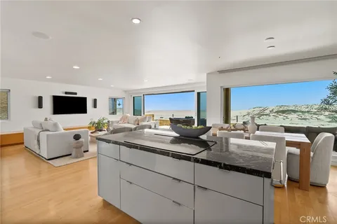 $13,500,000 | 1554 East Oceanfront, Newport Beach, CA 92661