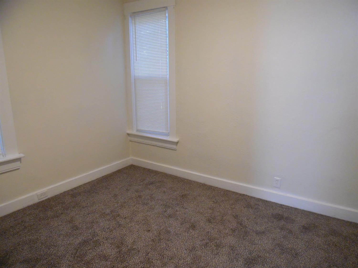 1205 Groesbeck Road Cincinnati, OH 45224 - Photo 16 of 22 Gallery Image 16