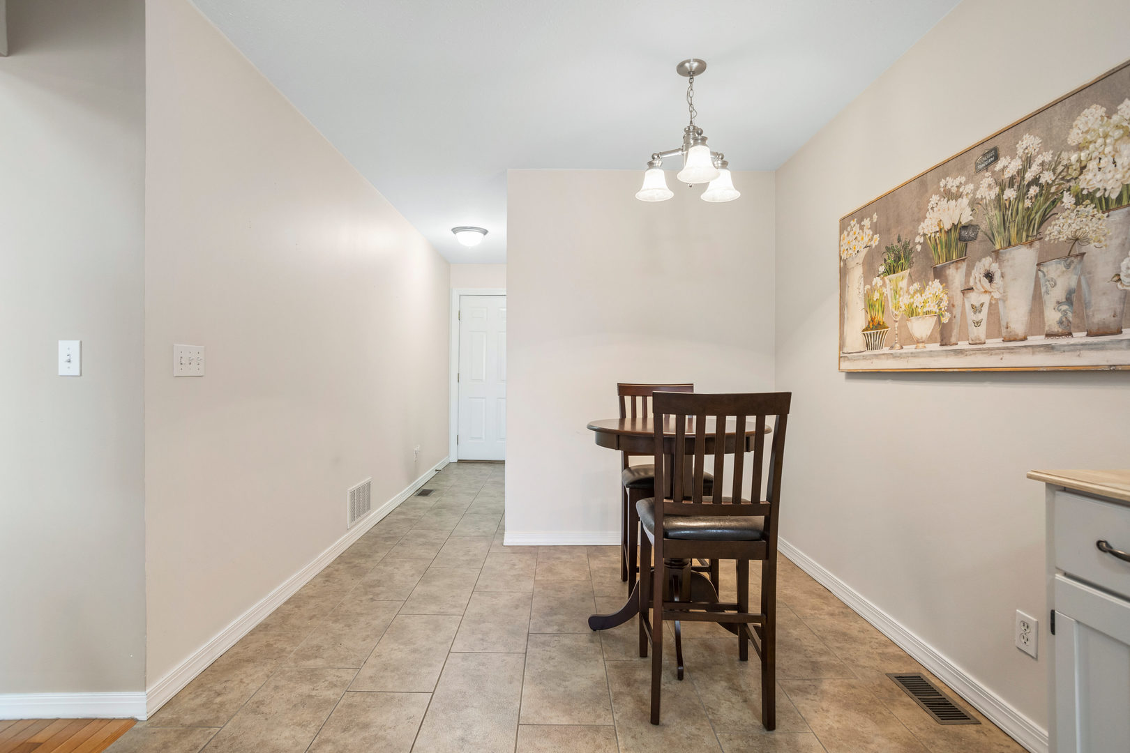 2521 Windward Boulevard Champaign, IL 61821 - Photo 11 of 35