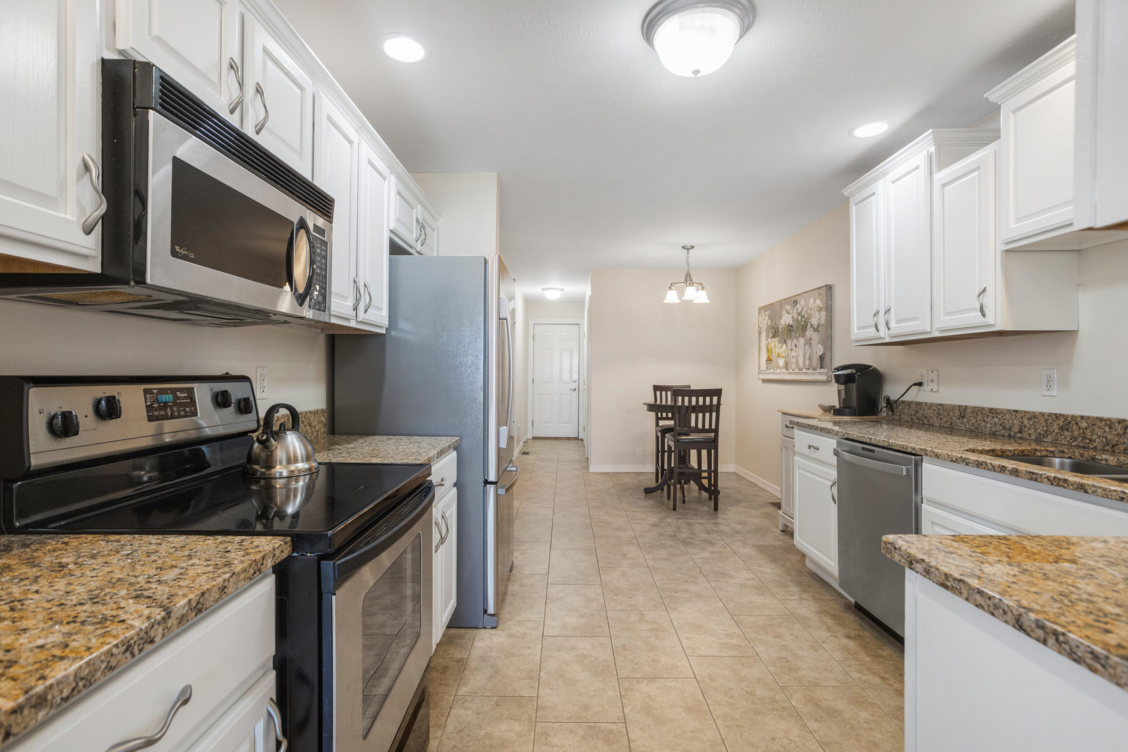 2521 Windward Boulevard Champaign, IL 61821 - Photo 13 of 35