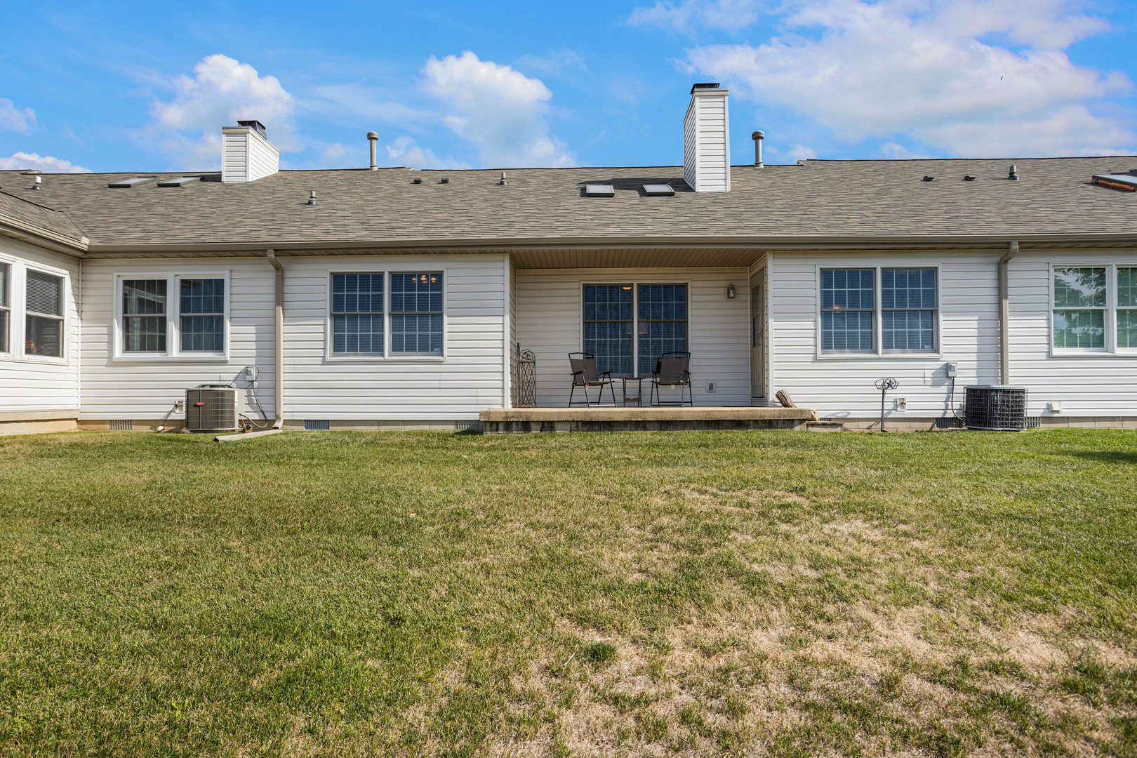 2521 Windward Boulevard Champaign, IL 61821 - Photo 29 of 35