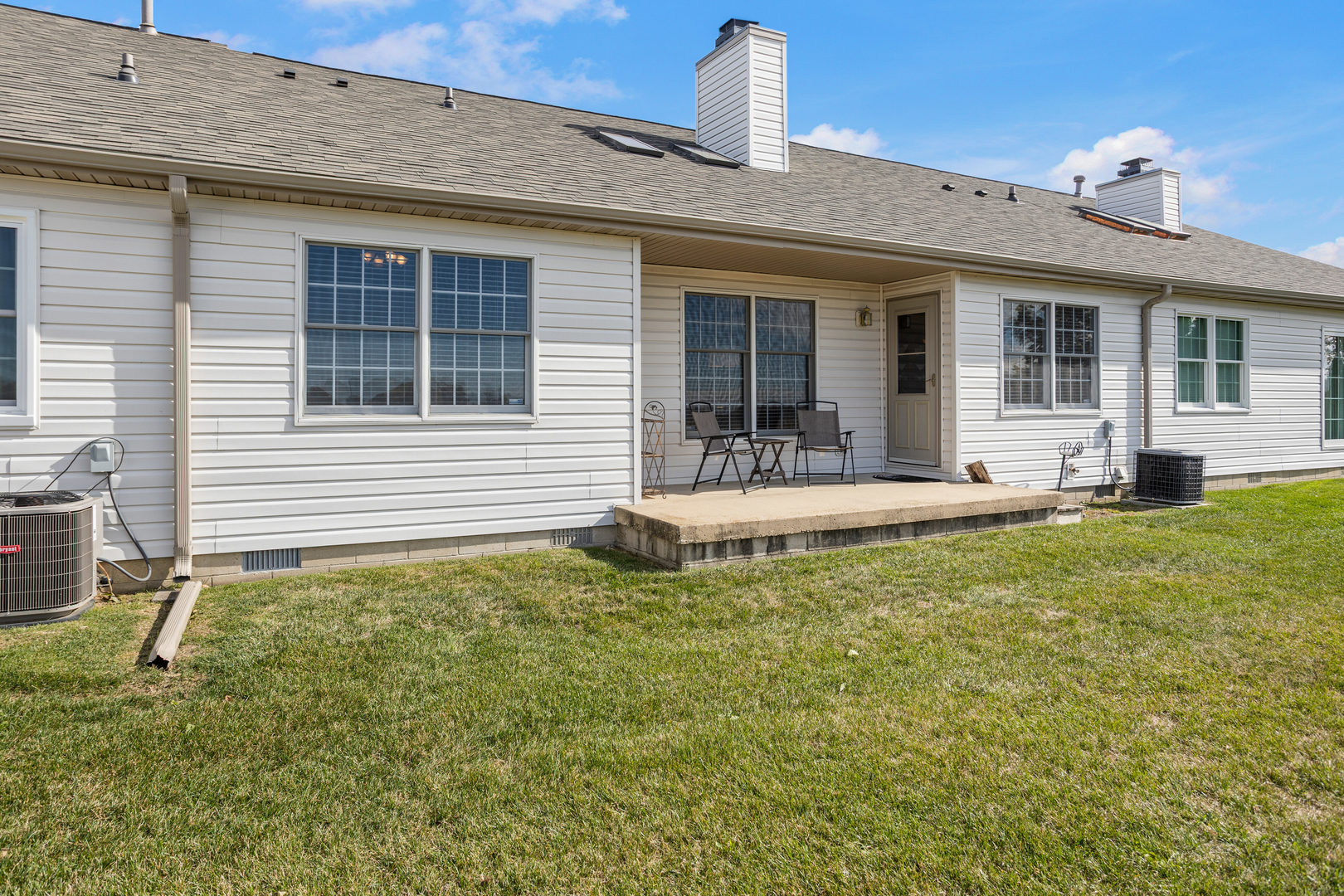 2521 Windward Boulevard Champaign, IL 61821 - Photo 31 of 35