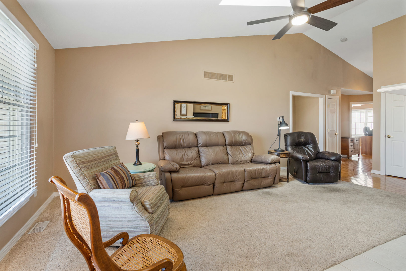 2521 Windward Boulevard Champaign, IL 61821 - Photo 9 of 35