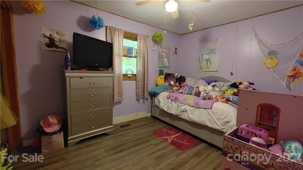 143 Leon Barron Road Sylva, NC 28779 - Photo 15 of 32 Gallery Image 15