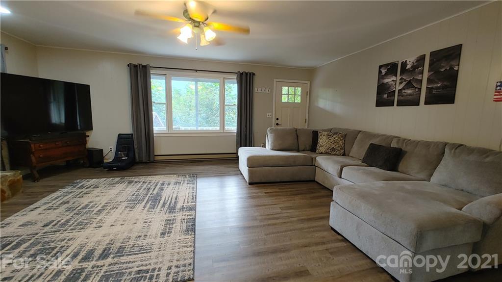 143 Leon Barron Road Sylva, NC 28779 - Photo 6 of 32 Gallery Image 6