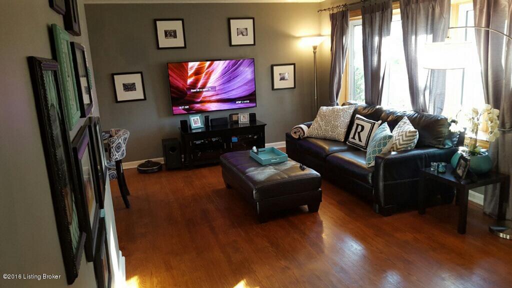 4521 Fox Run Road Louisville, KY 40207 - Photo 5 of 33 image